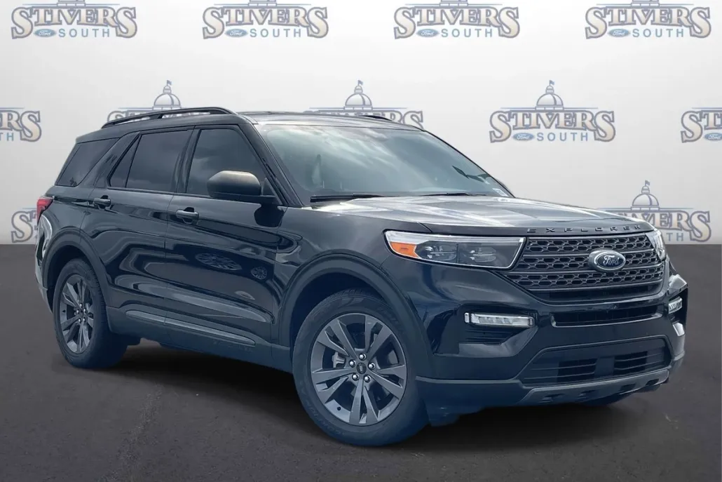 2021 Ford Explorer XLT photo 1