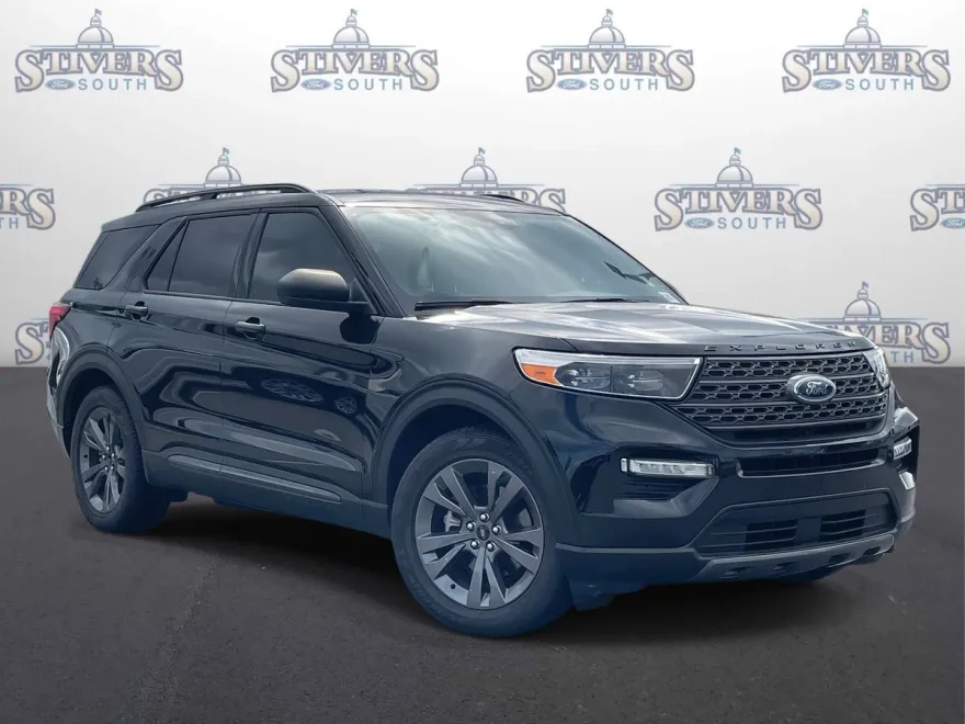 2021 Ford Explorer XLT photo 1