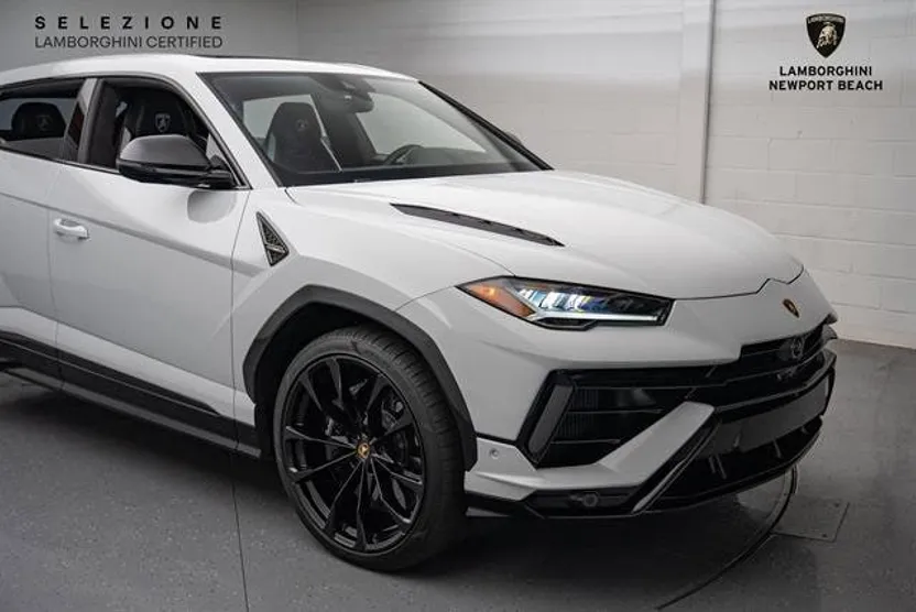 2024 Lamborghini Urus S photo 1