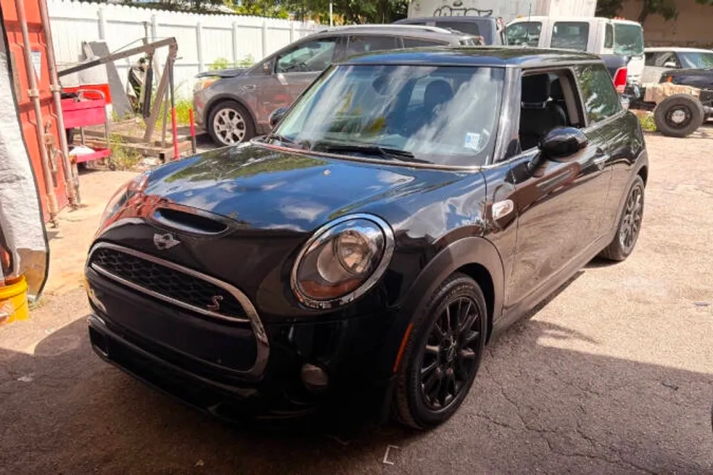 2016 Mini Cooper 2 Door Hardtop S photo 1