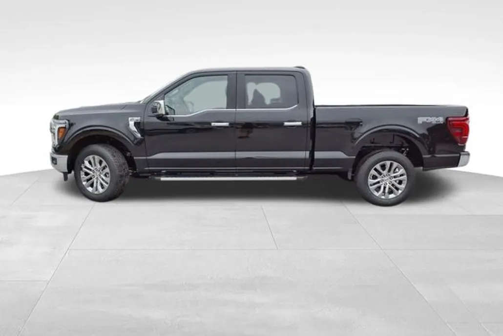 2025 Ford F-150 Lariat photo 1