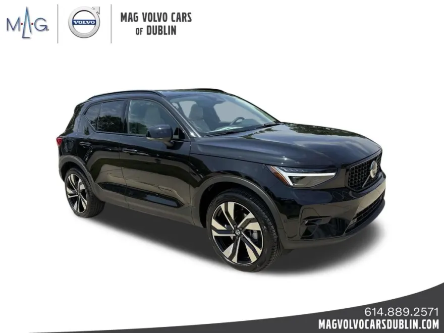 2026 Volvo XC40 photo 1
