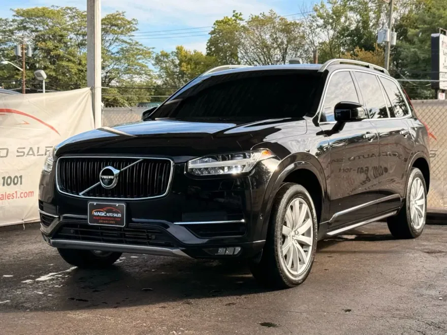 2018 Volvo XC90 Momentum photo 1