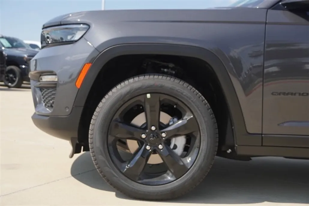 2025 Jeep Grand Cherokee Limited photo 1