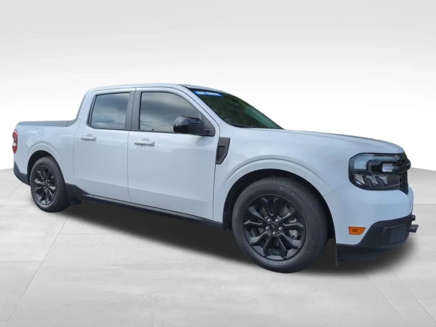 2024 Ford Maverick Lariat photo 1