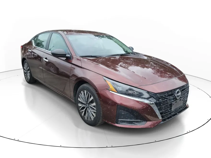 2024 Nissan Sentra SV photo 1