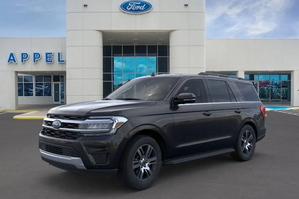 2024 Ford Expedition XLT photo 1