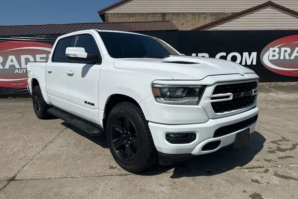 2022 Ram 1500 Laramie photo 1