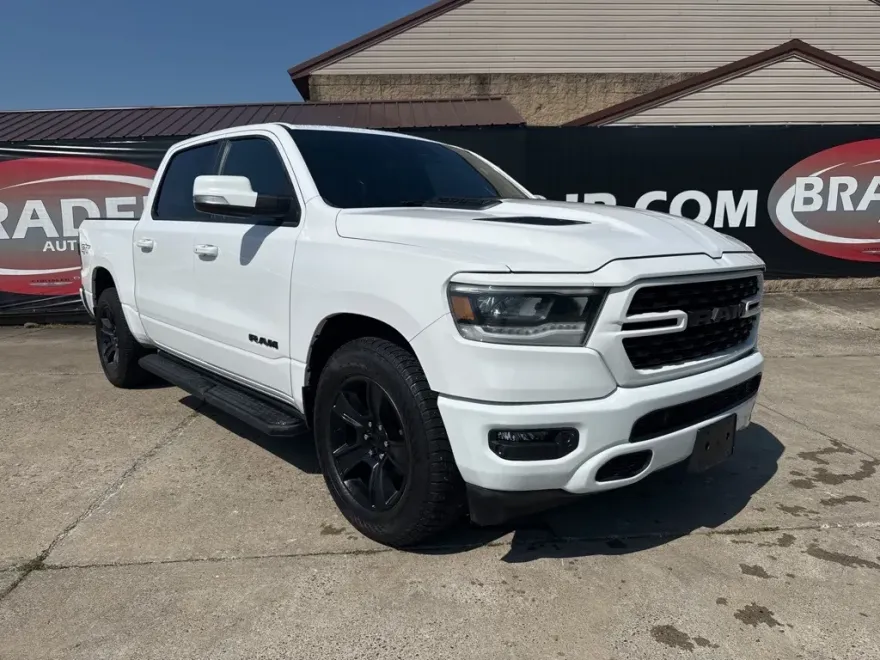 2022 Ram 1500 Laramie photo 1