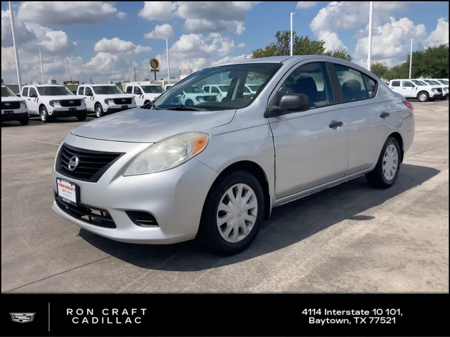2014 Nissan Versa S photo 1
