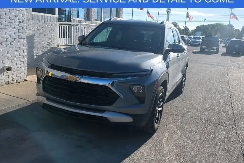 2024 Chevrolet Trailblazer LT photo 1