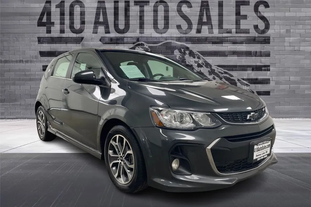 2020 Chevrolet Sonic LT photo 1