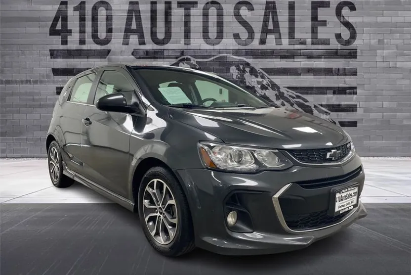 2020 Chevrolet Sonic LT photo 1