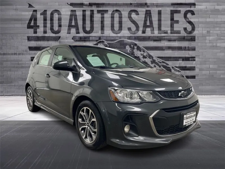 2020 Chevrolet Sonic LT photo 1