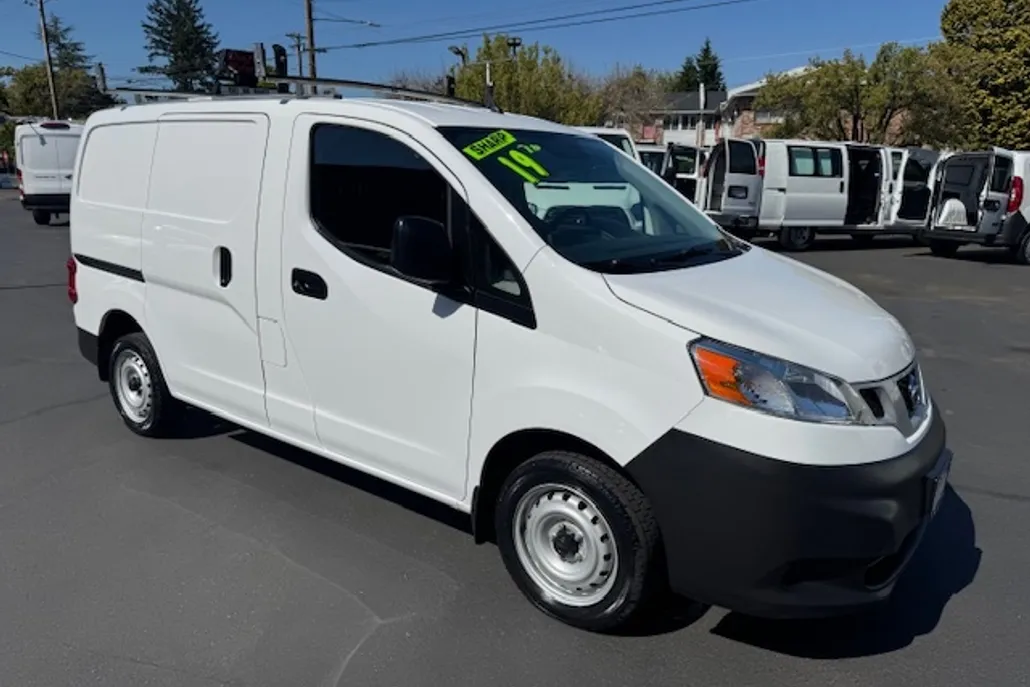 2019 Nissan NV200 S photo 1