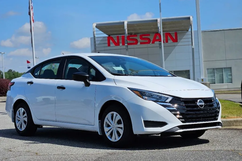 2025 Nissan Versa S photo 1