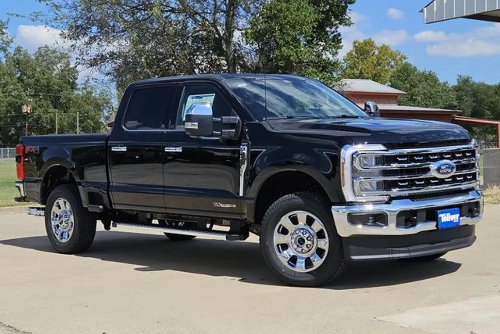 2026 Ford F-250 Lariat photo 1