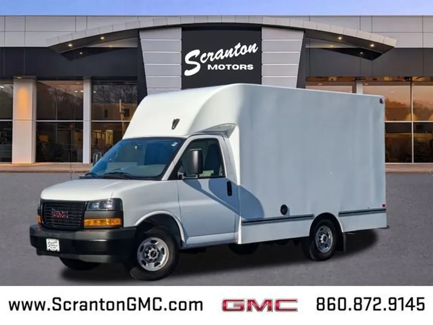 2024 Gmc Savana 3500 Cutaway photo 1