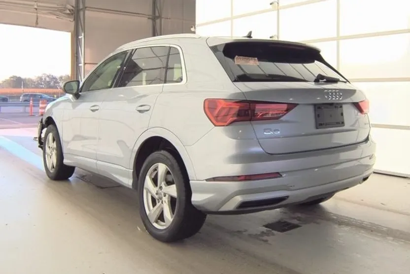 2020 Audi Q3 Premium photo 1