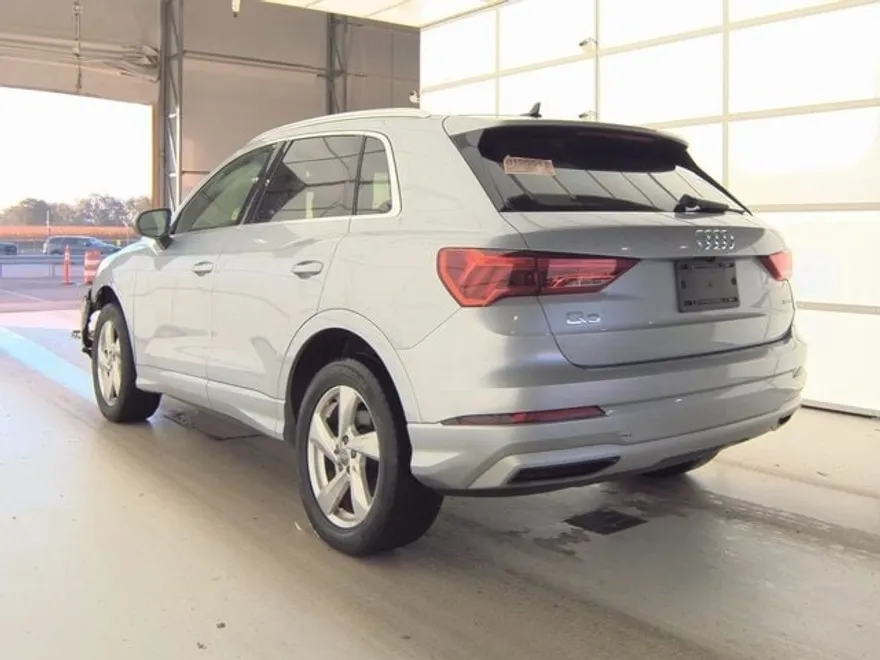 2020 Audi Q3 Premium photo 1