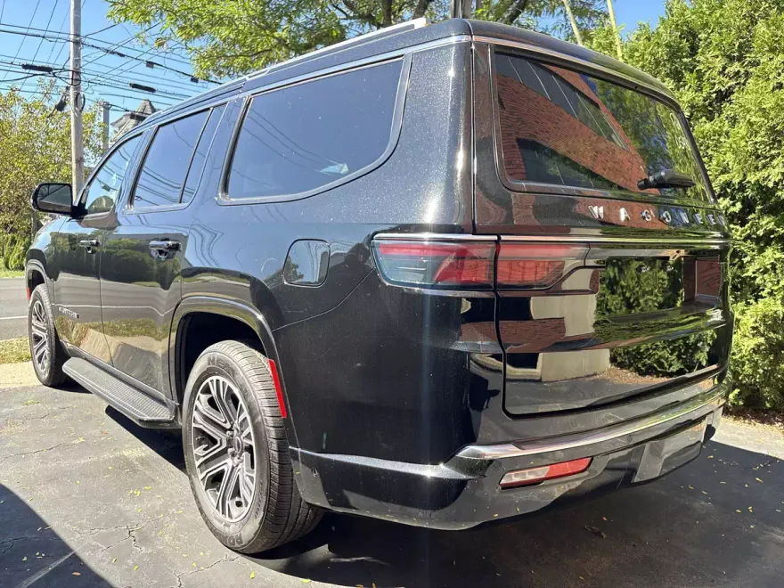 2025 Jeep Wagoneer Base photo 1
