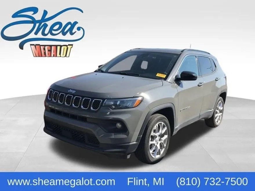 2023 Jeep Compass Latitude Lux photo 1
