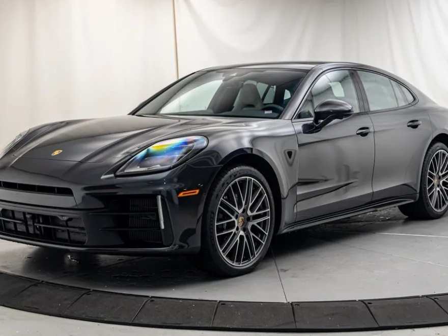 2025 Porsche Panamera 4 photo 1