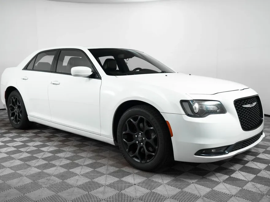 2019 Chrysler 300 S photo 1