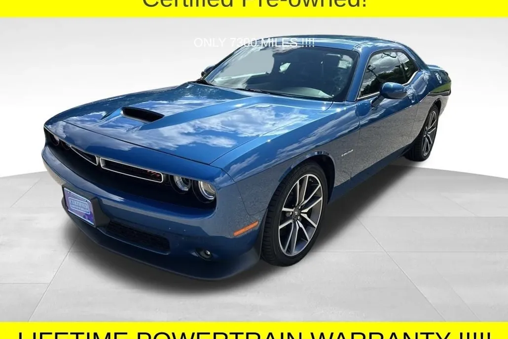 2022 Dodge Challenger R/T photo 1