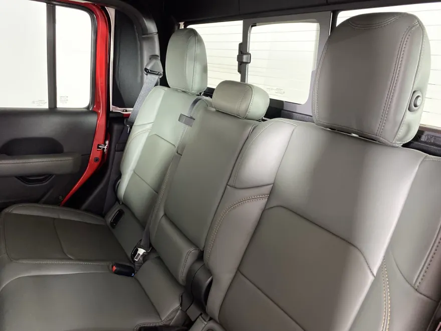2025 Jeep Gladiator Mojave photo 1