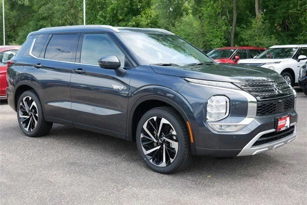 2025 Mitsubishi Outlander PHEV SEL photo 1