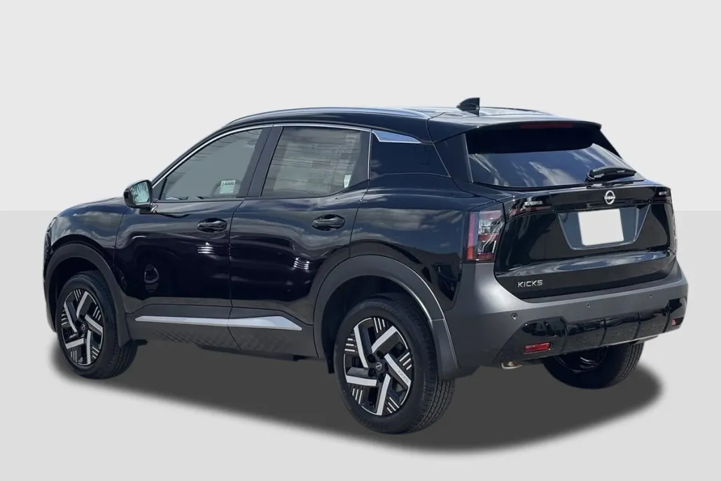 2026 Nissan Kicks SV photo 1