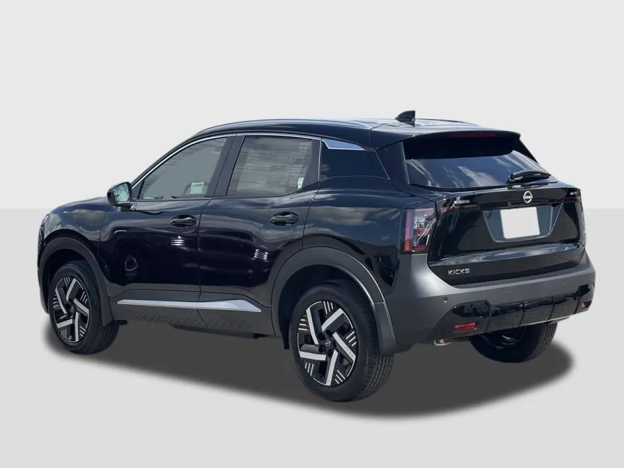 2026 Nissan Kicks SV photo 1