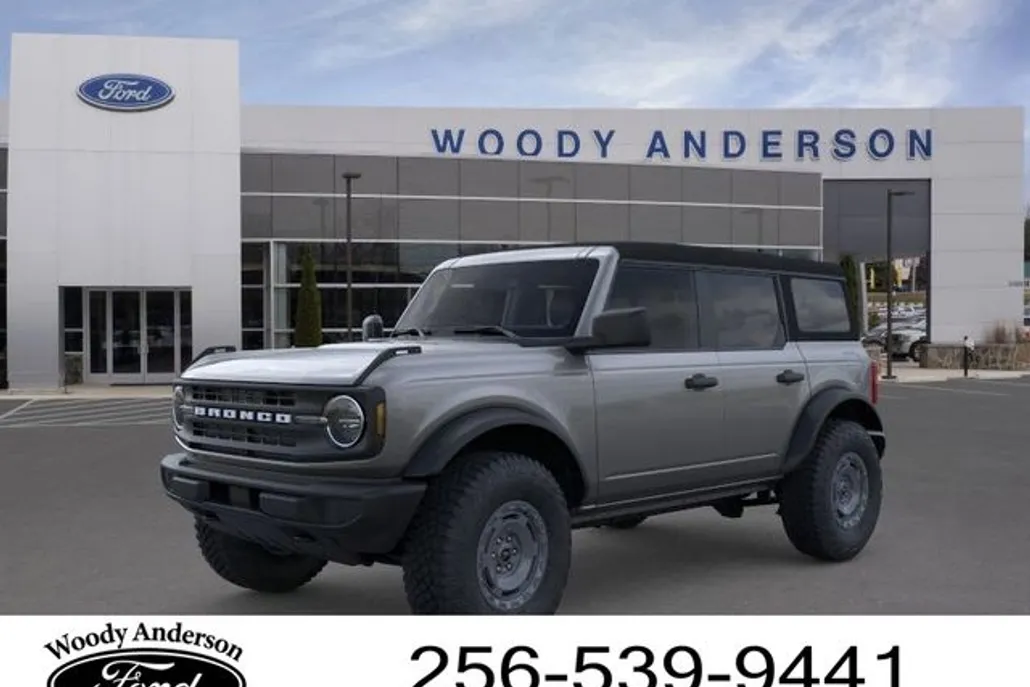 2025 Ford Bronco Base photo 1