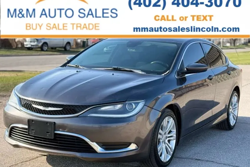 2015 Chrysler 200 Limited photo 1