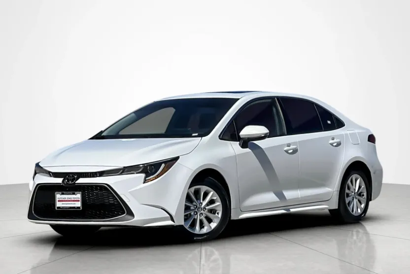 2022 Toyota Corolla XLE photo 1