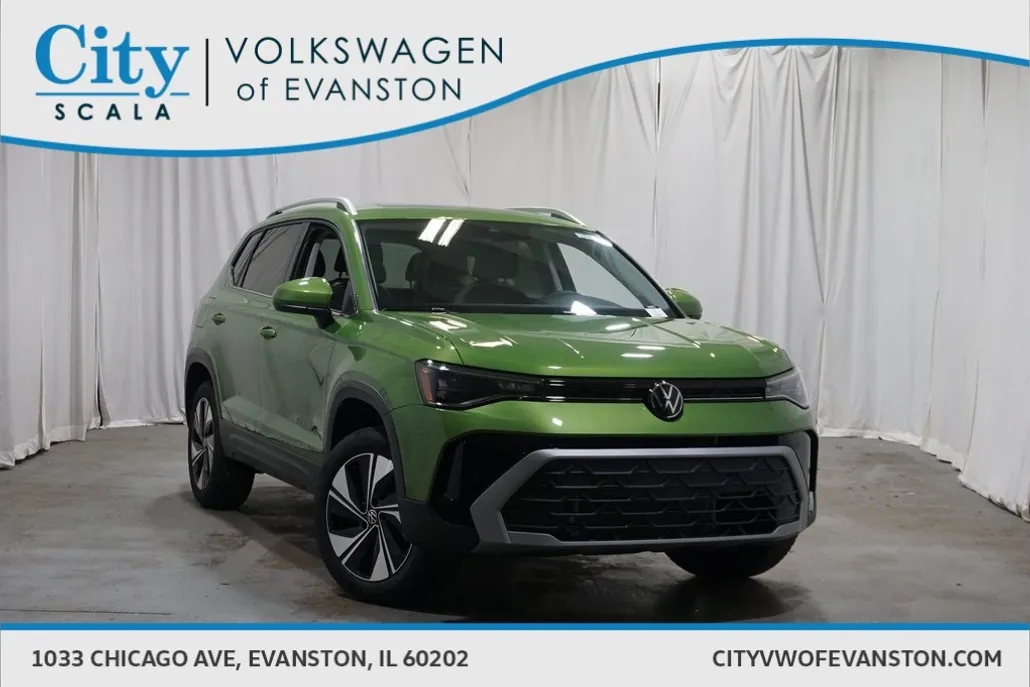 2025 Volkswagen Taos SE photo 1