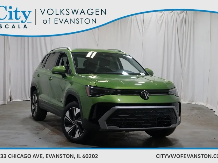 2025 Volkswagen Taos SE photo 1