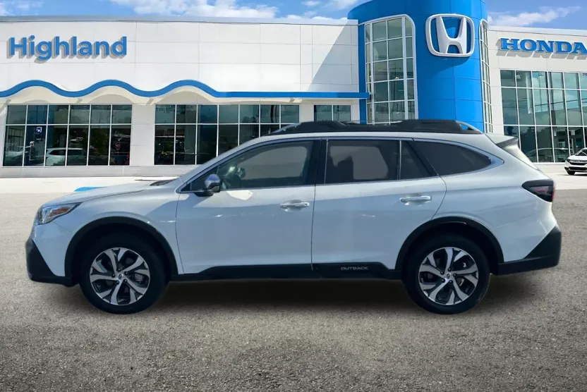 2022 Subaru Outback Touring photo 1
