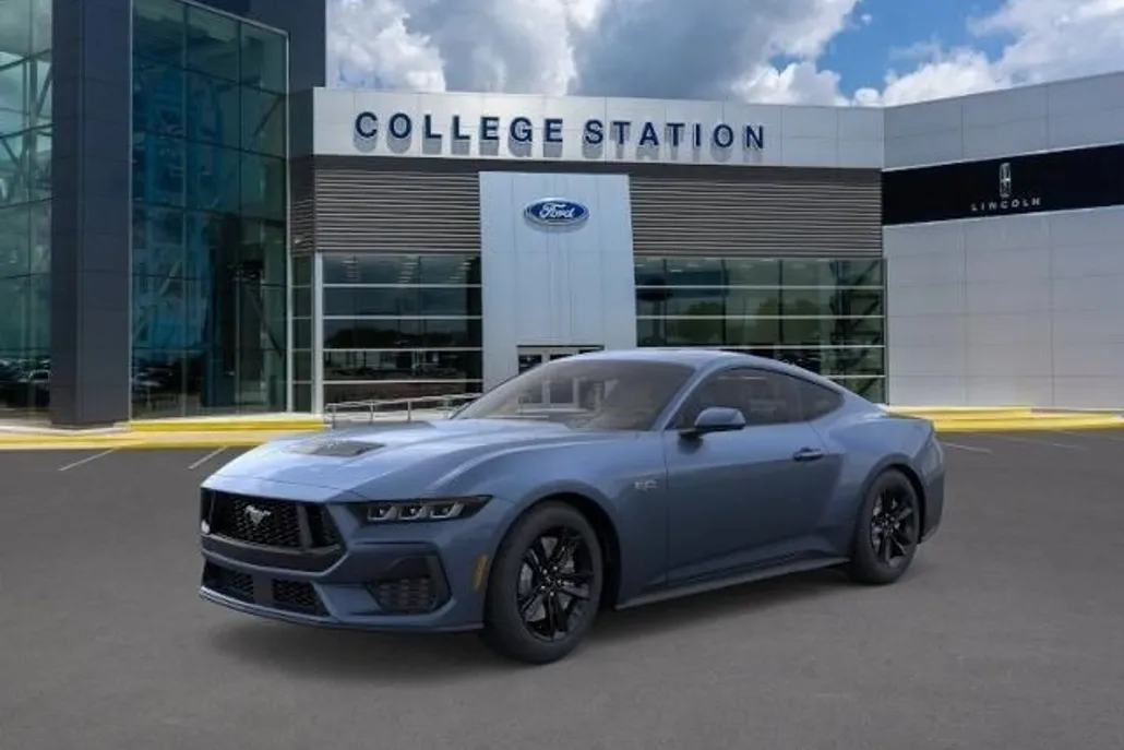 2025 Ford Mustang GT photo 1