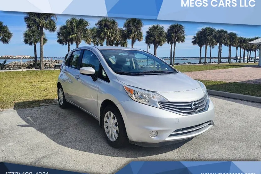 2016 Nissan Versa Note SV photo 1