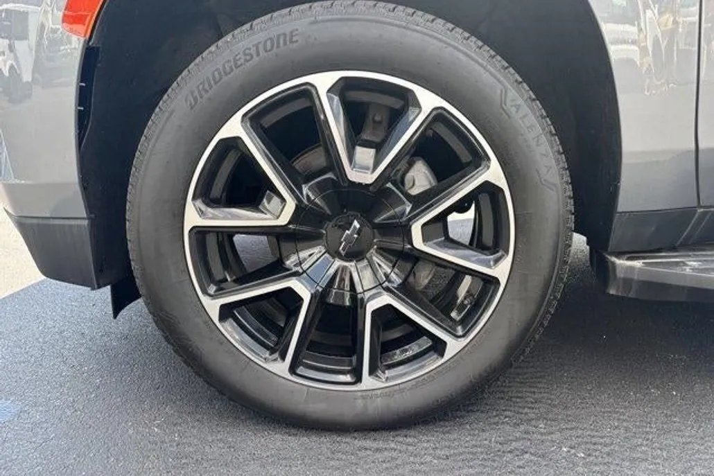 2021 Chevrolet Tahoe RST photo 1