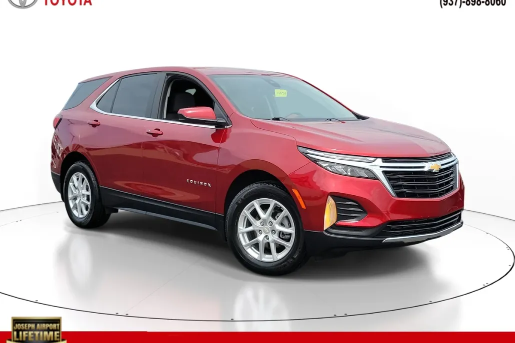 2023 Chevrolet Equinox LT photo 1