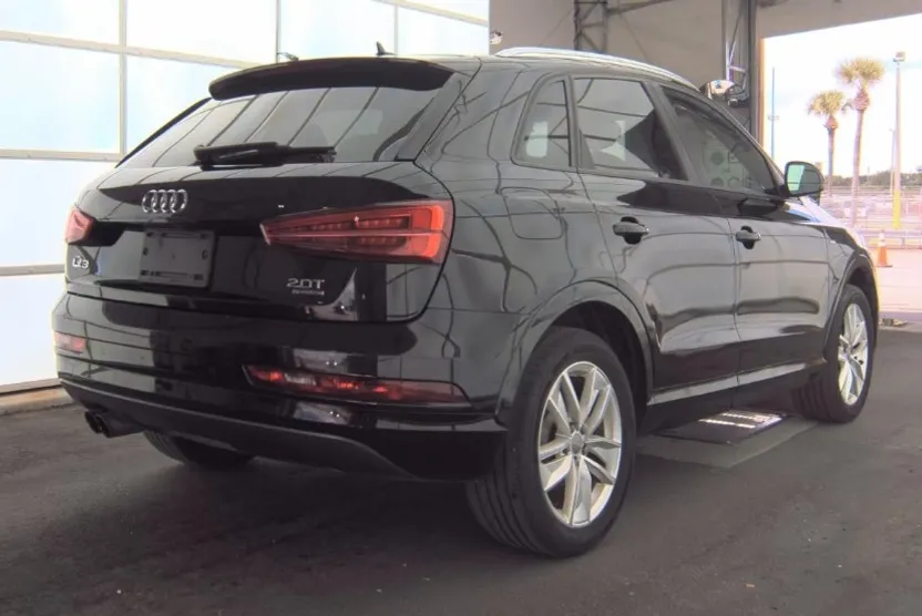 2018 Audi Q3 Premium photo 1