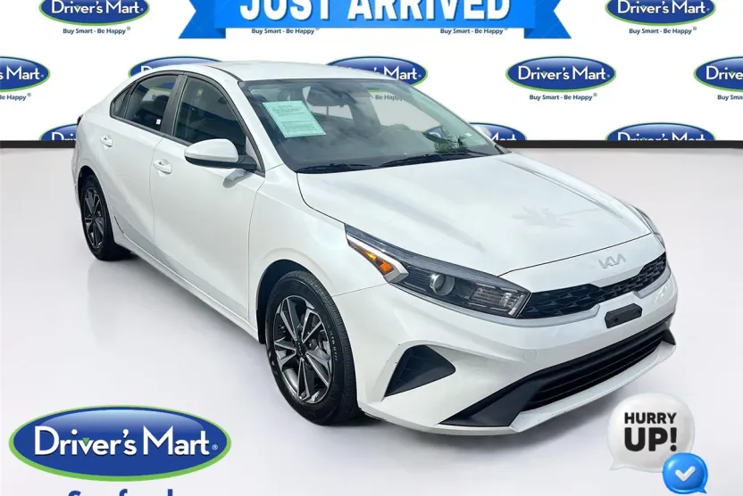 2024 Kia Forte LXS photo 1