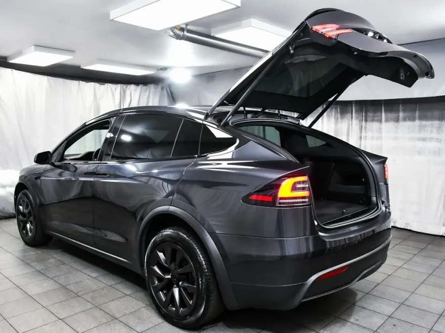 2024 Tesla Model X photo 44