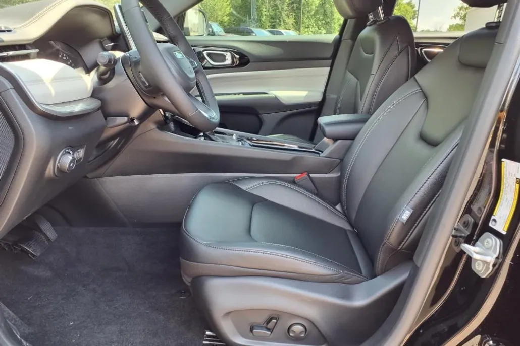 2025 Jeep Compass Limited photo 1