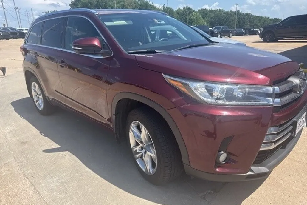 2017 Toyota Highlander Limited photo 1