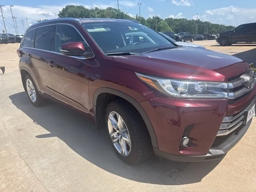 2017 Toyota Highlander Limited photo 1