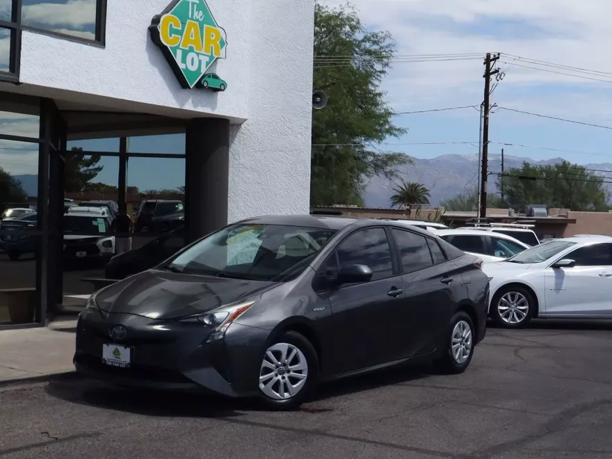 2017 Toyota Prius Two photo 1